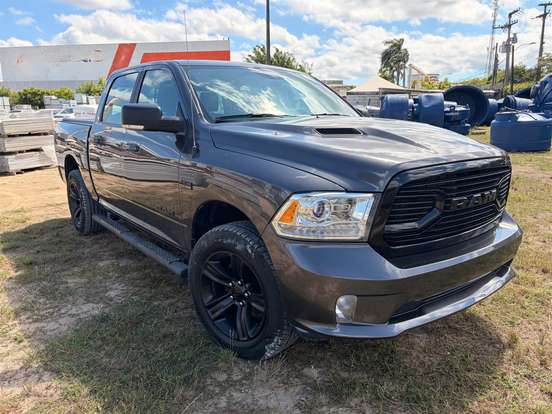 RAM-CLASSIC-5.7 V8 GASOLINA LARAMIE CD 4X4 AUTOMÁTICO RAM-CLASSIC-2022
