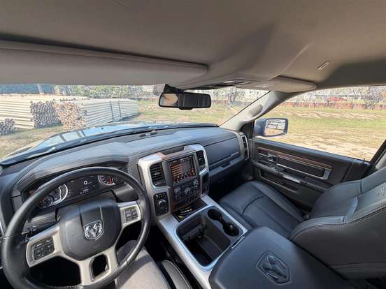 RAM-CLASSIC-5.7 V8 GASOLINA LARAMIE CD 4X4 AUTOMÁTICO RAM-CLASSIC-2022