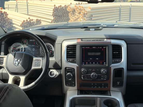 RAM-CLASSIC-5.7 V8 GASOLINA LARAMIE CD 4X4 AUTOMÁTICO RAM-CLASSIC-2022