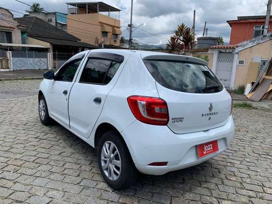 RENAULT-SANDERO-2019