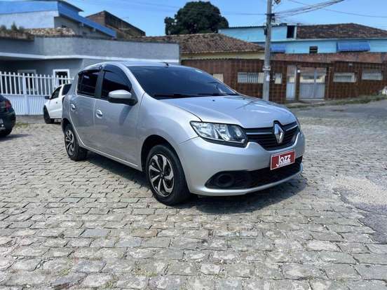 RENAULT-SANDERO-2018