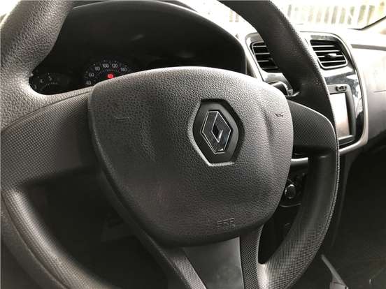 RENAULT-SANDERO-2020