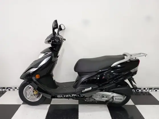 SUZUKI BURGMAN 125 AUTOMATIC SUZUKI BURGMAN 125 AUTOMATIC
