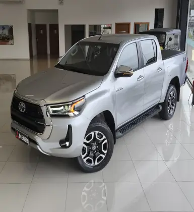 TOYOTA HILUX 2.8 D-4D TURBO DIESEL CD SRV 4X4 AUTOMÁTICO