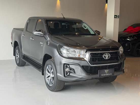 TOYOTA-HILUX-2.7 SRV 4X2 CD 16V FLEX 4P AUTOMÁTICO TOYOTA-HILUX-2018