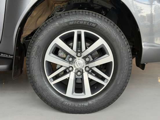 TOYOTA-HILUX-2.7 SRV 4X2 CD 16V FLEX 4P AUTOMÁTICO TOYOTA-HILUX-2018