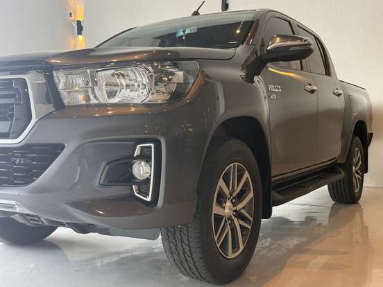 TOYOTA-HILUX-2.7 SRV 4X2 CD 16V FLEX 4P AUTOMÁTICO TOYOTA-HILUX-2018