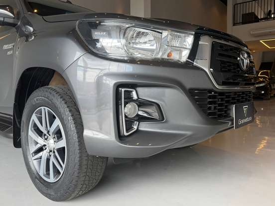 TOYOTA-HILUX-2.7 SRV 4X2 CD 16V FLEX 4P AUTOMÁTICO TOYOTA-HILUX-2018