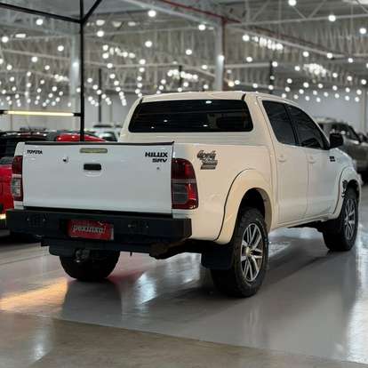 TOYOTA-HILUX-2014