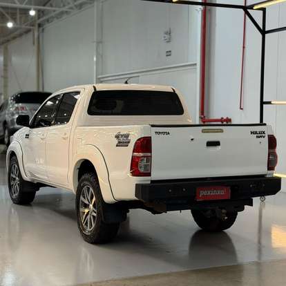 TOYOTA-HILUX-3.0 SRV 4X4 CD 16V TURBO INTERCOOLER DIESEL 4P AUTOMÁTICO TOYOTA-HILUX-2014