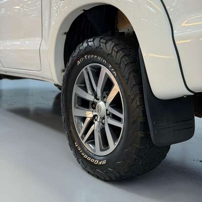 TOYOTA-HILUX-2014