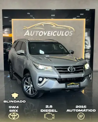 TOYOTA HILUX SW4 2.8 SRX 4X4 7 LUGARES 16V TURBO INTERCOOLER DIESEL 4P AUTOMÁTICO TOYOTA HILUX SW4 2.8 SRX 4X4 7 LUGARES 16V TURBO INTERCOOLER DIESEL 4P AUTOMÁTICO
