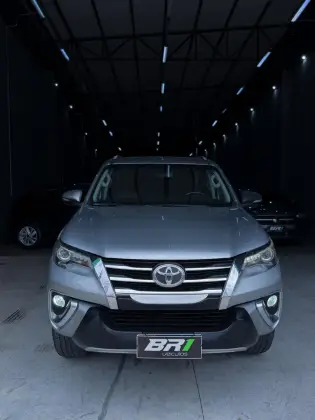 TOYOTA HILUX SW4 4.0 SRX 4X4 7 LUGARES V6 24V GASOLINA 4P AUTOMÁTICO TOYOTA HILUX SW4 4.0 SRX 4X4 7 LUGARES V6 24V GASOLINA 4P AUTOMÁTICO