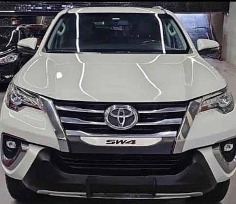 TOYOTA HILUX SW4 2.8 SRX 4X4 7 LUGARES 16V TURBO INTERCOOLER DIESEL 4P AUTOMÁTICO