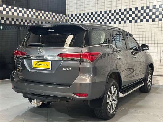 TOYOTA-HILUX SW4-2018