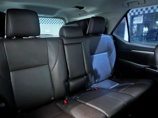TOYOTA-HILUX SW4-2018