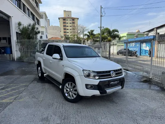VOLKSWAGEN AMAROK 2.0 HIGHLINE 4X4 CD 16V TURBO INTERCOOLER DIESEL 4P AUTOMÁTICO VOLKSWAGEN AMAROK 2.0 HIGHLINE 4X4 CD 16V TURBO INTERCOOLER DIESEL 4P AUTOMÁTICO