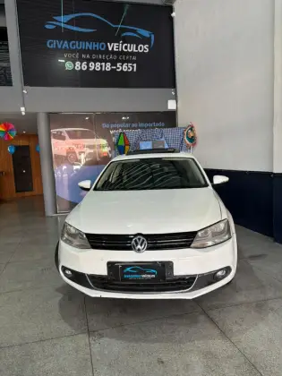 VOLKSWAGEN JETTA 2.0 COMFORTLINE FLEX 4P TIPTRONIC
