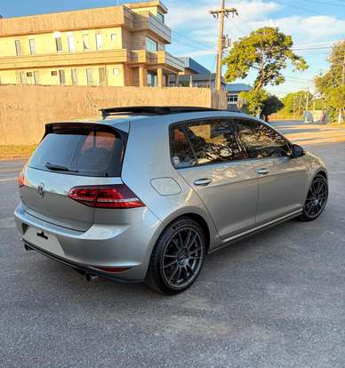 VOLKSWAGEN-GOLF-2015