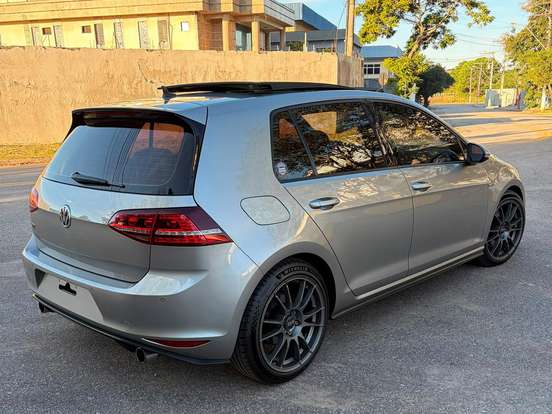 VOLKSWAGEN-GOLF-2.0 TSI GTI 16V TURBO GASOLINA 4P AUTOMÁTICO VOLKSWAGEN-GOLF-2015