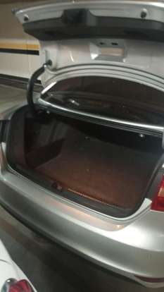 VOLKSWAGEN-JETTA-2012