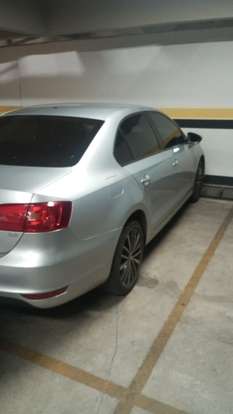 VOLKSWAGEN-JETTA-2012