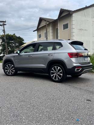 VOLKSWAGEN-TAOS-2023