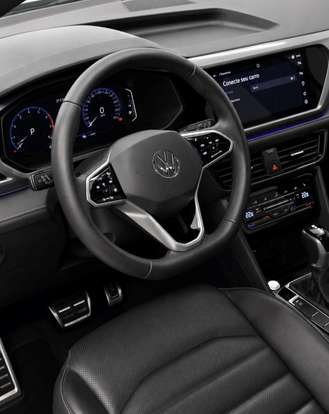 VOLKSWAGEN-TAOS-2023
