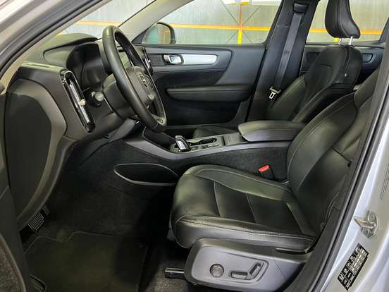 VOLVO-XC40-2.0 T5 GASOLINA MOMENTUM AWD GEARTRONIC VOLVO-XC40-2018