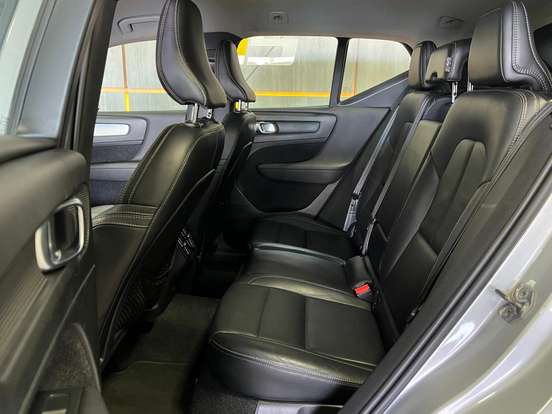 VOLVO-XC40-2.0 T5 GASOLINA MOMENTUM AWD GEARTRONIC VOLVO-XC40-2018