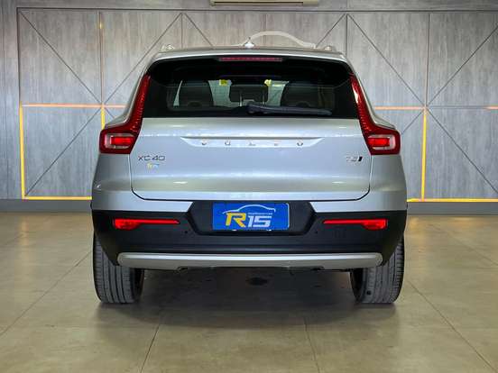 VOLVO-XC40-2.0 T5 GASOLINA MOMENTUM AWD GEARTRONIC VOLVO-XC40-2018