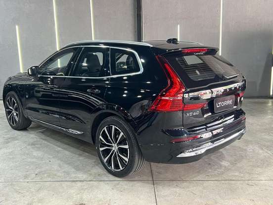 VOLVO-XC60-2022