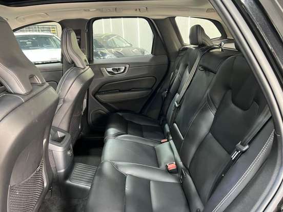 VOLVO-XC60-2022