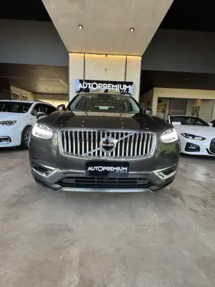 VOLVO-XC90-2021