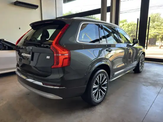 VOLVO-XC90-2021