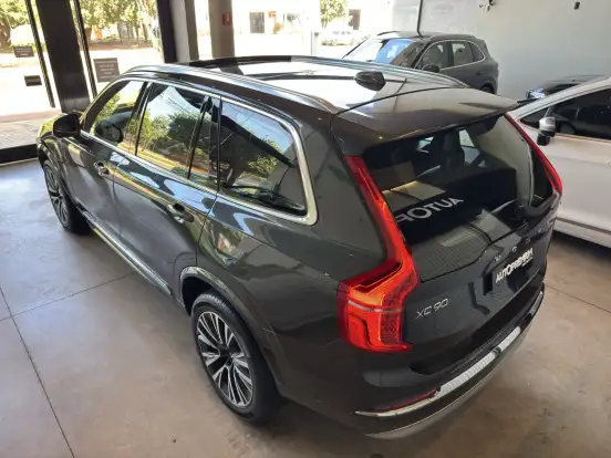 VOLVO-XC90-2021
