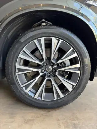 VOLVO-XC90-2021