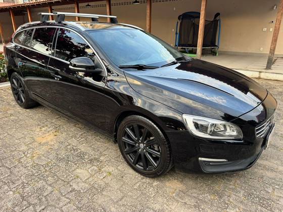 VOLVO V60 2.0 T4 MOMENTUM GASOLINA 4P AUTOMÁTICO