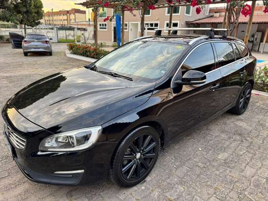 VOLVO-V60-2017