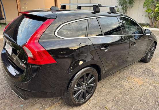 VOLVO-V60-2017