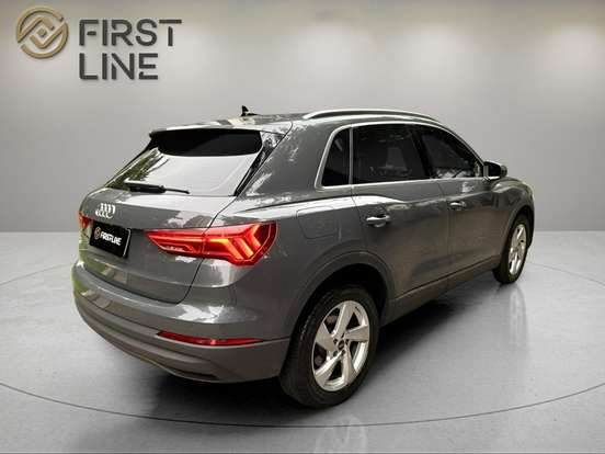 AUDI-Q3-2021