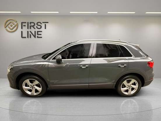 AUDI-Q3-2021
