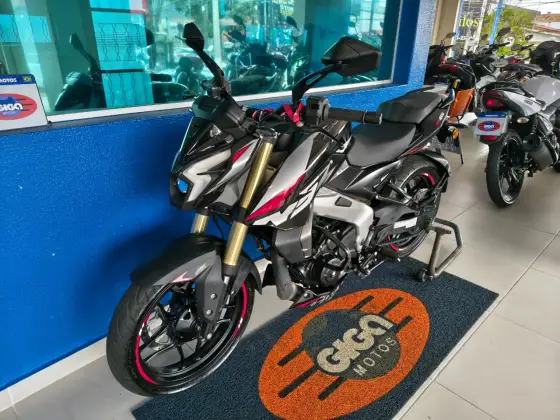 BAJAJ DOMINAR NS400Z BAJAJ DOMINAR NS400Z