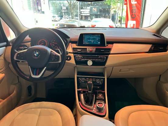 BMW-220i-2018