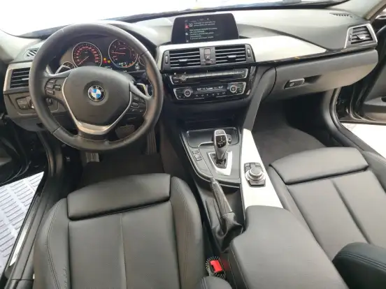 BMW-320i-2016