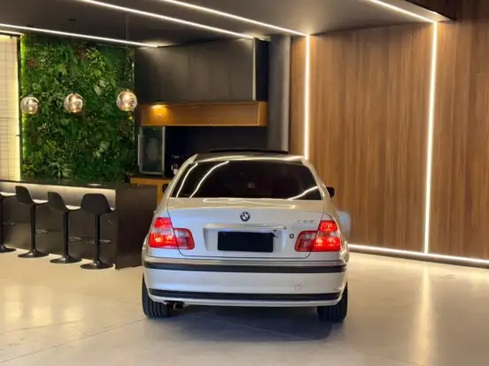 BMW-325i-2001