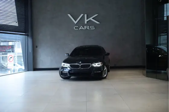 BMW 530i 2.0 16V TURBO GASOLINA M SPORT AUTOMÁTICO BMW 530i 2.0 16V TURBO GASOLINA M SPORT AUTOMÁTICO