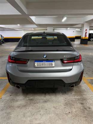 BMW-320i-2024