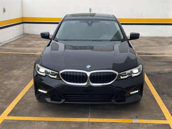 BMW-320i-2021