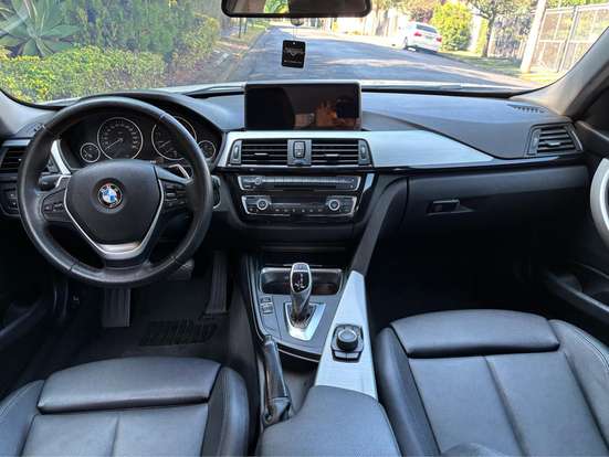 BMW-320i-2015